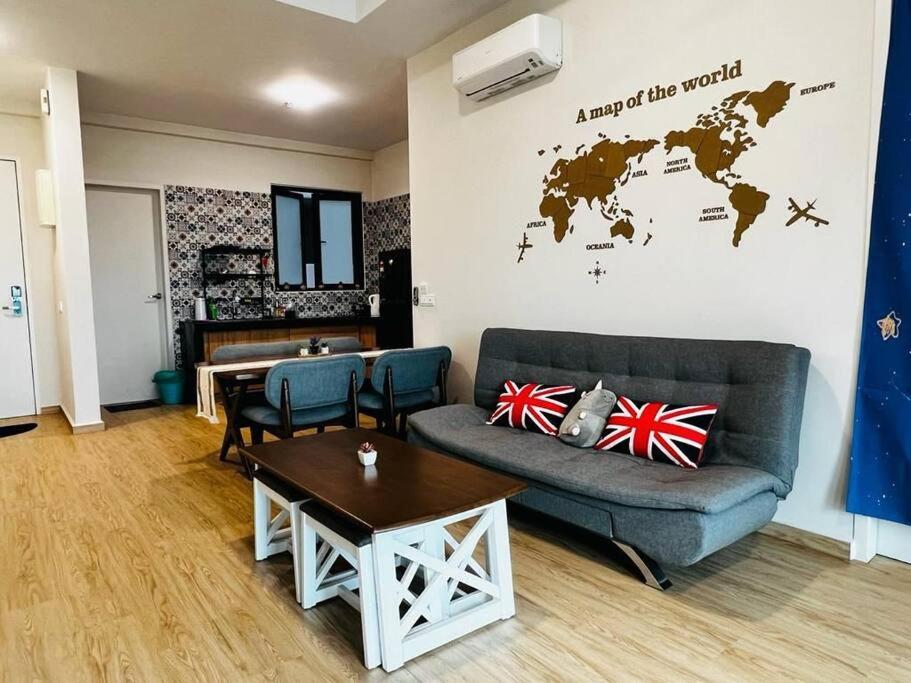 Town/sea View/10 Min To Jonker/4-6pax Apartment *