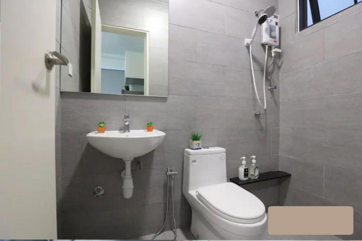 Town/sea View/10 Min To Jonker/4-6pax Malacca