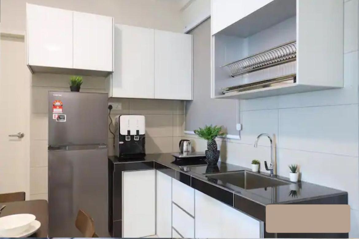Town/sea View/10 Min To Jonker/4-6pax Apartment Malacca